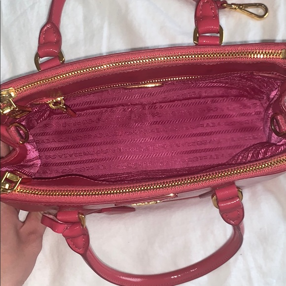 ✨Prada mini galleria bag✨ - Picture 3 of 8